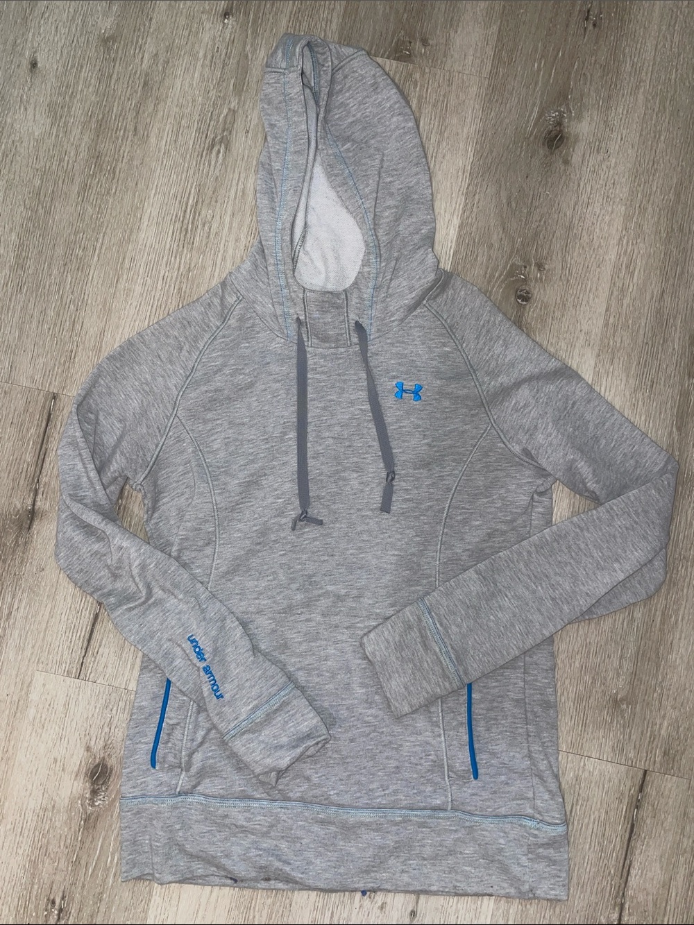 Under Armour Vintage Gray Hoodie | Bright Blue Accents | Women’s Medium